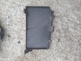 bontott PEUGEOT 407 Akkumulátor Fedél