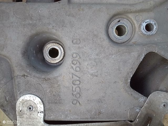 bontott PEUGEOT 407 Első Bölcső