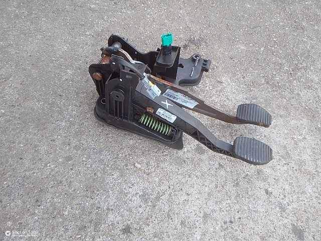 bontott PEUGEOT 407 Kuplung Pedál