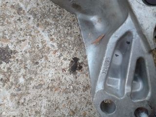 bontott PEUGEOT 407 Motor Tartó Bak (Fém)