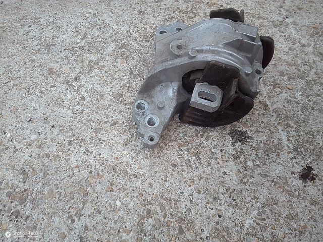 bontott PEUGEOT 407 Motor Tartó Bak (Fém)