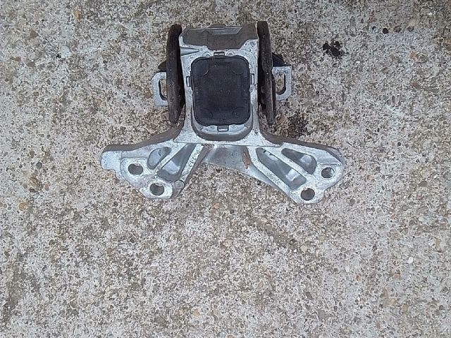 bontott PEUGEOT 407 Motor Tartó Bak (Fém)