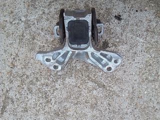 bontott PEUGEOT 407 Motor Tartó Bak (Fém)