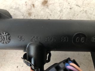 bontott PEUGEOT 407 Porlasztó Sor / Híd