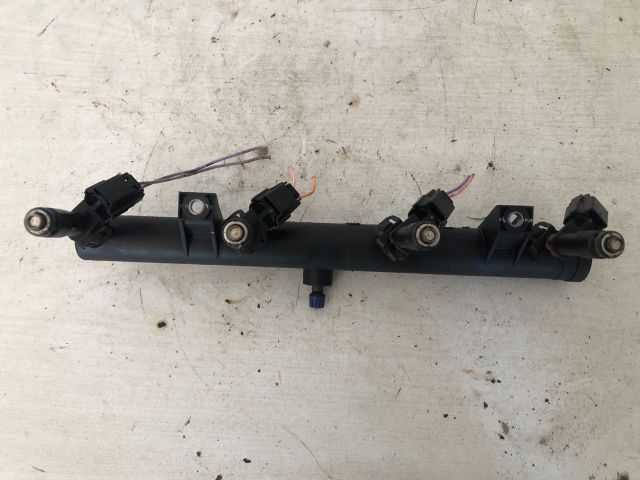 bontott PEUGEOT 407 Porlasztó Sor / Híd