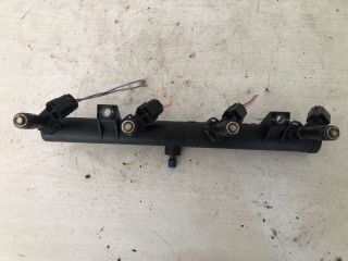 bontott PEUGEOT 407 Porlasztó Sor / Híd