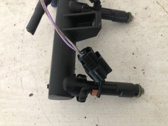 bontott PEUGEOT 407 Porlasztó Sor / Híd