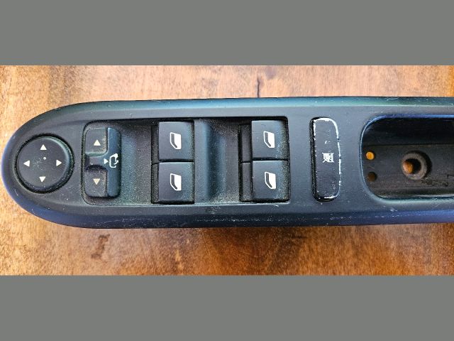 bontott PEUGEOT 407 Ablakemelő és Tükör Kapcsoló