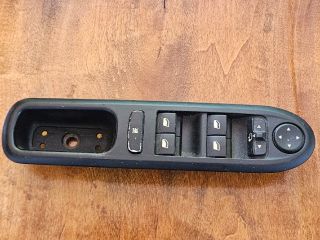 bontott PEUGEOT 407 Ablakemelő és Tükör Kapcsoló