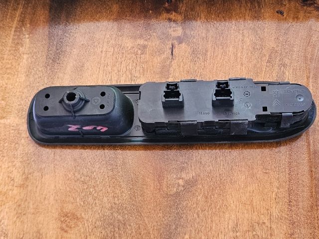 bontott PEUGEOT 407 Ablakemelő és Tükör Kapcsoló