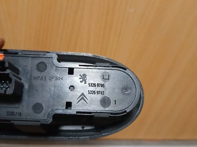 bontott PEUGEOT 407 Ablakemelő Kapcsoló Négyes / Kettes