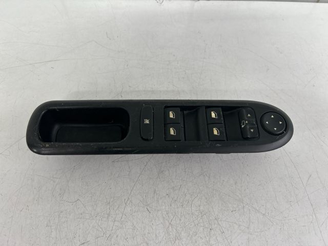 bontott PEUGEOT 407 Ablakemelő Kapcsoló Négyes / Kettes