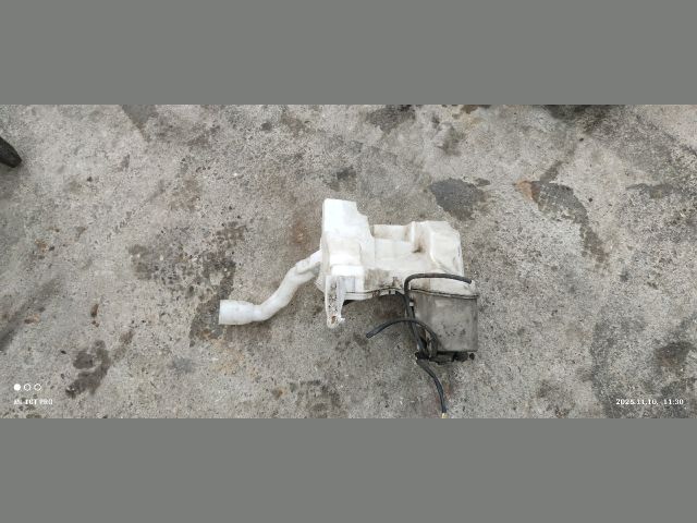 bontott PEUGEOT 407 Ablakmosó Tartály