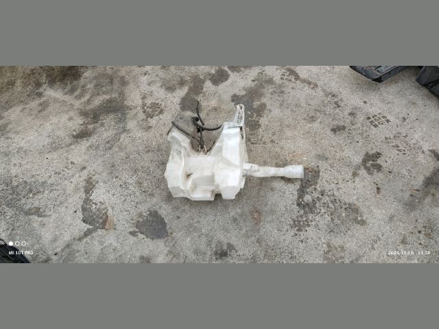 bontott PEUGEOT 407 Ablakmosó Tartály