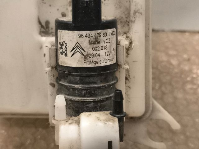 bontott PEUGEOT 407 Ablakmosó Tartály