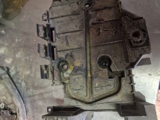 bontott PEUGEOT 407 Akkumulátor Tartó