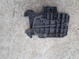 bontott PEUGEOT 407 Akkumulátor Tartó