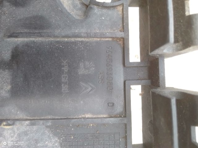 bontott PEUGEOT 407 Akkumulátor Tartó