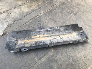 bontott PEUGEOT 407 Alsó Hűtőburkolat