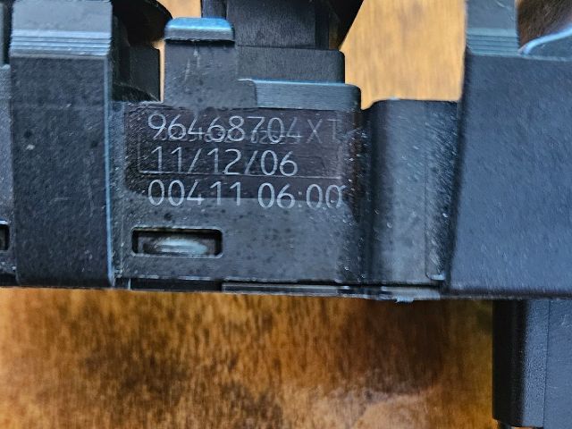 bontott PEUGEOT 407 Bal első Ablakemelő Kapcsoló