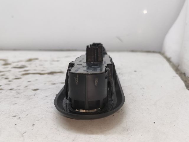 bontott PEUGEOT 407 Bal első Ablakemelő Kapcsoló