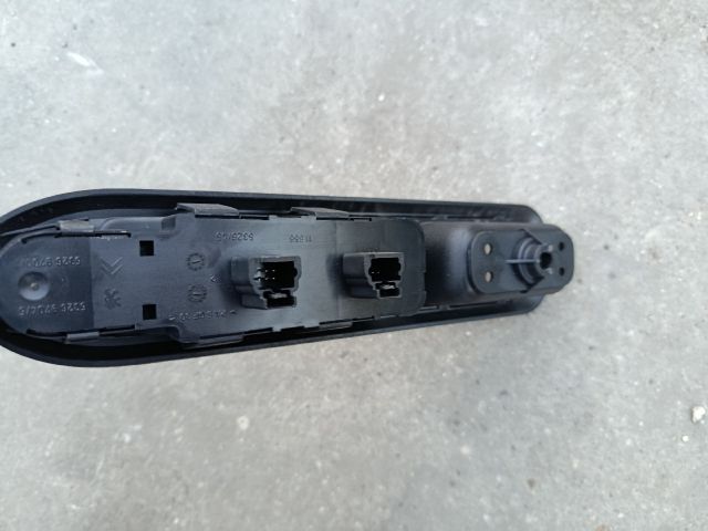 bontott PEUGEOT 407 Bal első Ablakemelő Kapcsoló