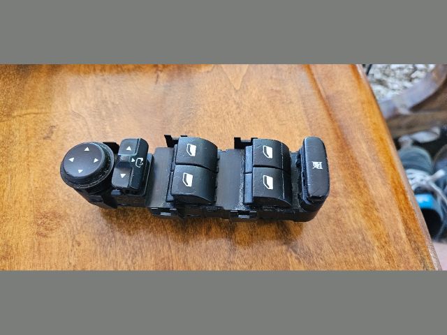 bontott PEUGEOT 407 Bal első Ablakemelő Kapcsoló