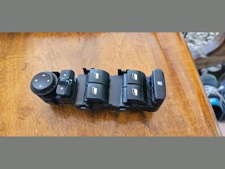 bontott PEUGEOT 407 Bal első Ablakemelő Kapcsoló