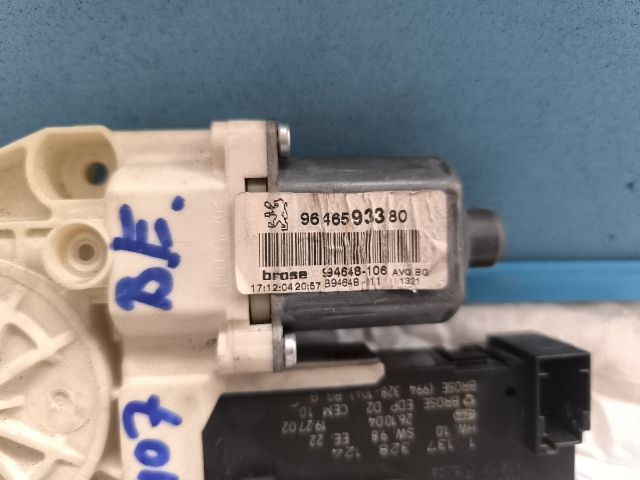 bontott PEUGEOT 407 Bal első Ablakemelő Motor