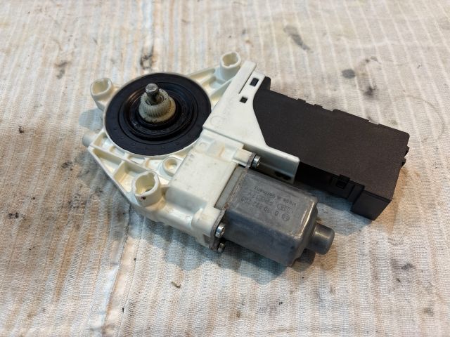 bontott PEUGEOT 407 Bal első Ablakemelő Motor