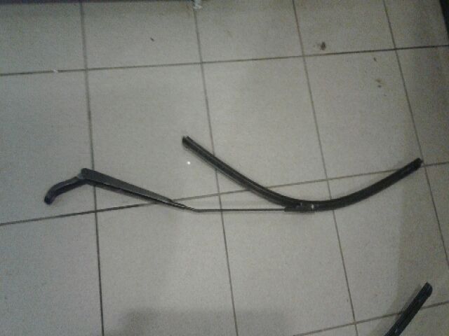 bontott PEUGEOT 407 Bal első Ablaktörlő Kar