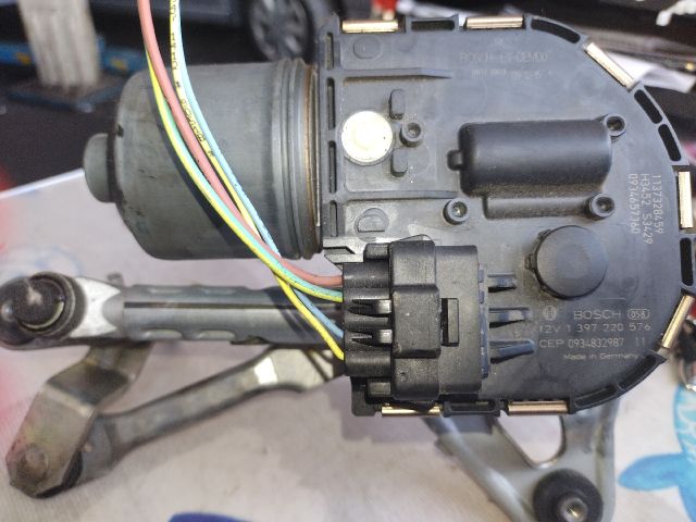 bontott PEUGEOT 407 Bal első Ablaktörlő Motor