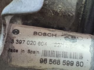 bontott PEUGEOT 407 Bal első Ablaktörlő Motor