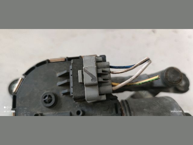 bontott PEUGEOT 407 Bal első Ablaktörlő Motor