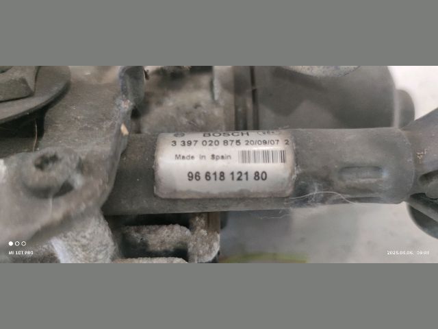 bontott PEUGEOT 407 Bal első Ablaktörlő Motor