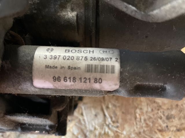 bontott PEUGEOT 407 Bal első Ablaktörlő Motor