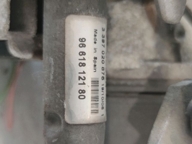 bontott PEUGEOT 407 Bal első Ablaktörlő Motor