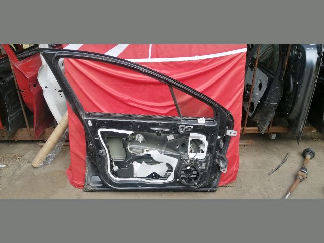 bontott PEUGEOT 407 Bal első Ajtó (Részeivel)
