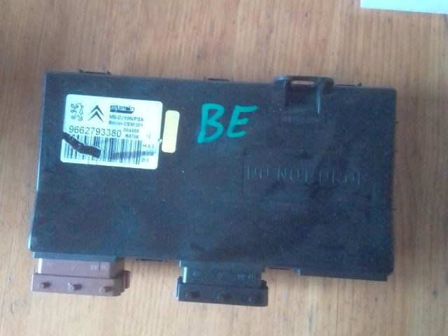 bontott PEUGEOT 407 Bal első Ajtó Vezérlőegység