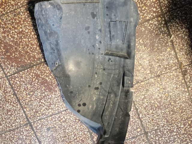 bontott PEUGEOT 407 Bal első Első Dobbetét (Kerékjárati, Műanyag)