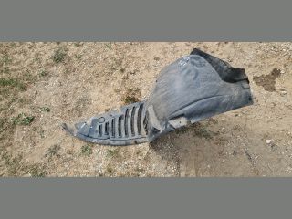 bontott PEUGEOT 407 Bal első Első Dobbetét (Kerékjárati, Műanyag)