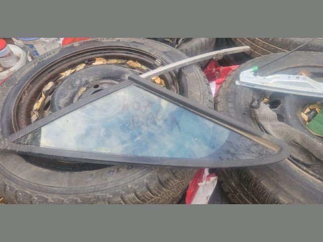 bontott PEUGEOT 407 Bal első Fixüveg (Ajtóban)