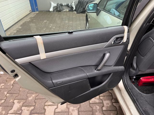 bontott PEUGEOT 407 Bal első Zsanér