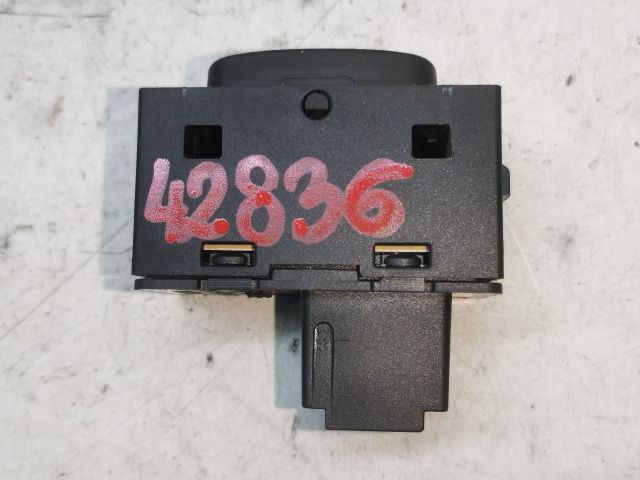 bontott PEUGEOT 407 Bal hátsó Ablakemelő Kapcsoló