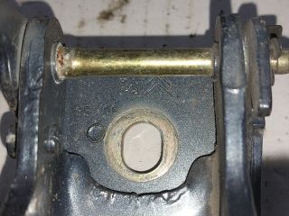 bontott PEUGEOT 407 Bal hátsó Alsó Zsanér