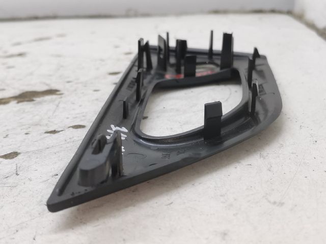 bontott PEUGEOT 407 Bal hátsó Kilincs Burkolat