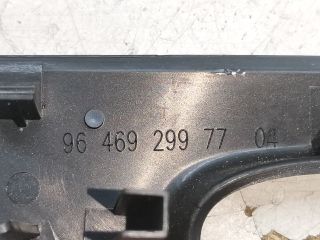 bontott PEUGEOT 407 Bal hátsó Kilincs Burkolat