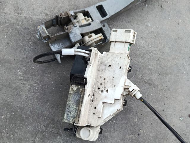 bontott PEUGEOT 407 Bal hátsó Központizár Motor