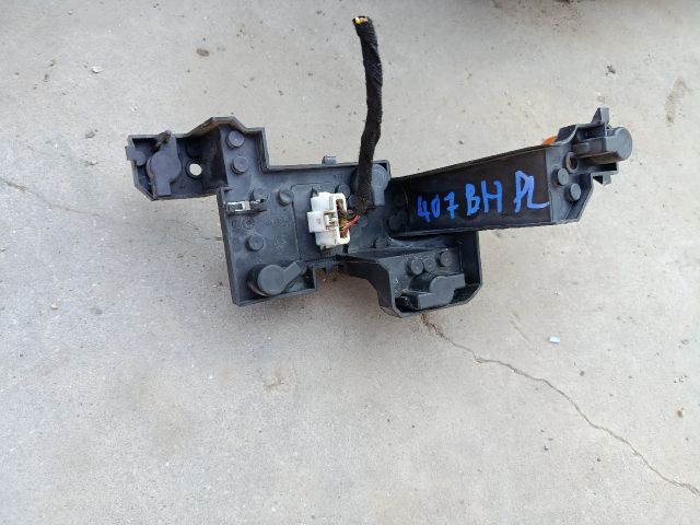 bontott PEUGEOT 407 Bal Hátsó Lámpa Foglalat