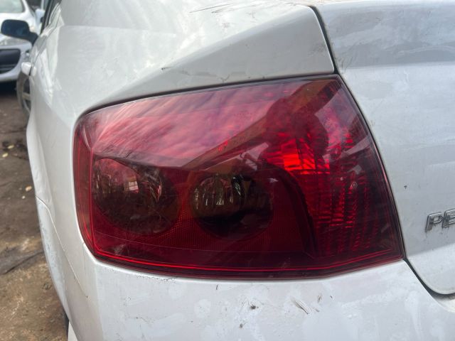 bontott PEUGEOT 407 Bal Hátsó Lámpa